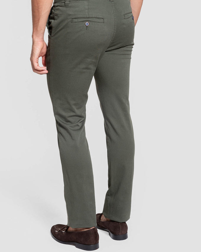 Pantalón Chino Clásico Kaki
