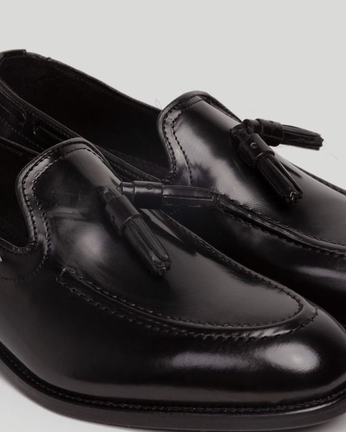 Mocasín de Vestir con Borlas Negro
