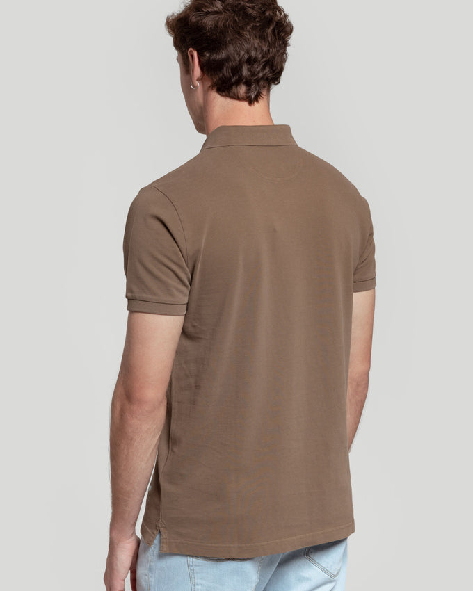 Camisa polo cáqui lavada