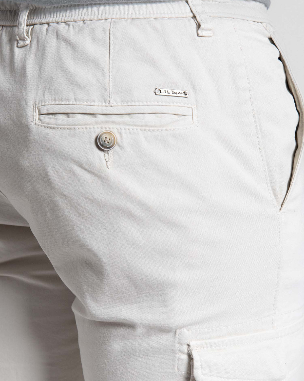 Pantalón Cargo Hueso