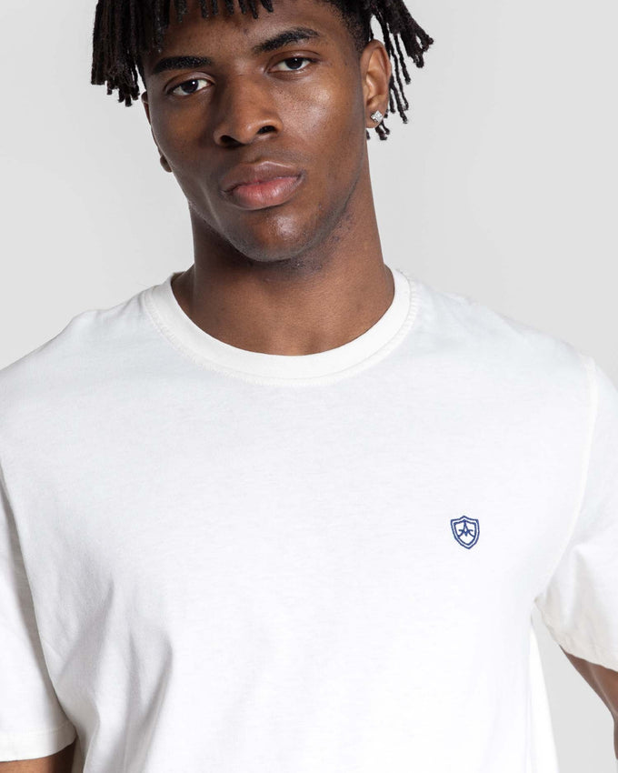 Camiseta Básica Escudo Hueso