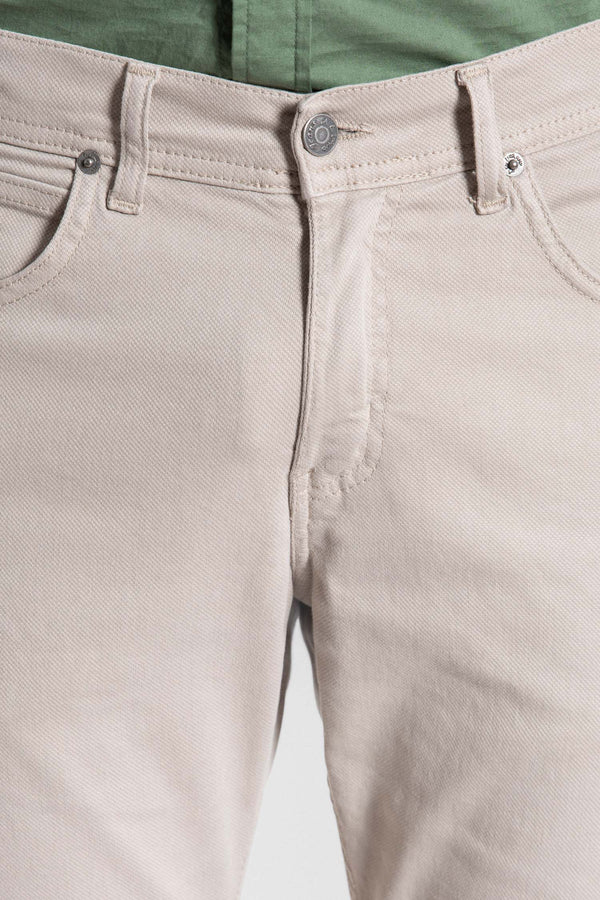 Pantalón chino hueso