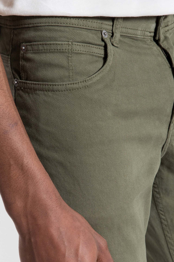 Pantalón chino kaki