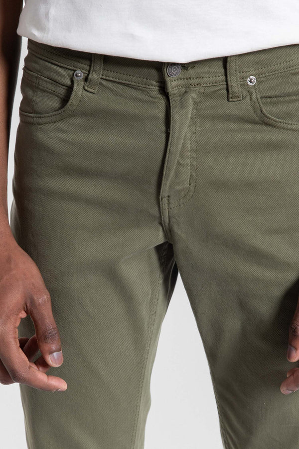 Pantalón chino kaki