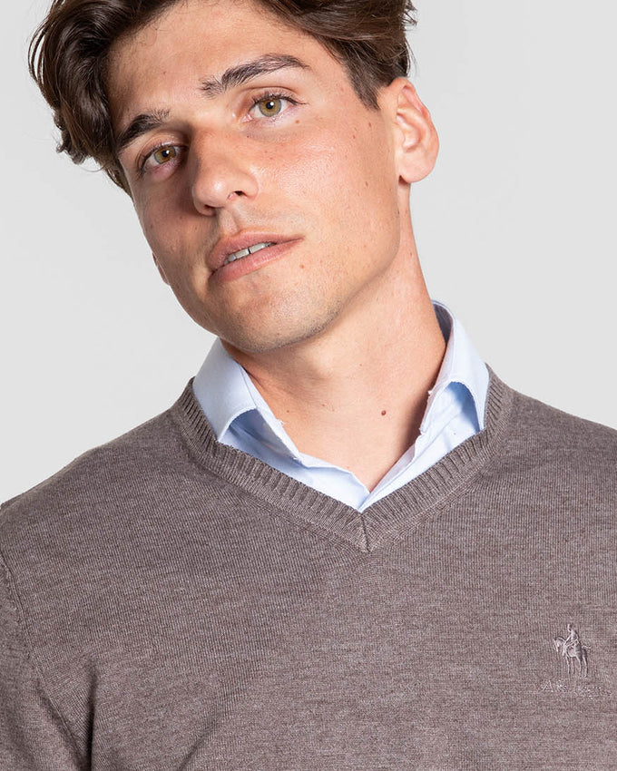 Jersey Cuello V Marrón