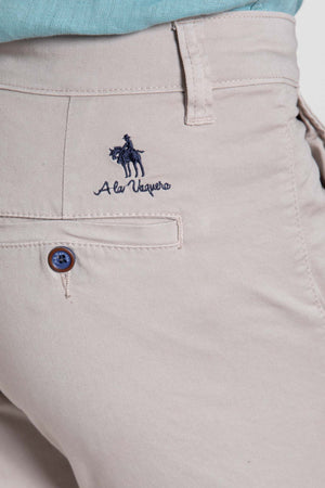 Pantalón Chino Básico Biege