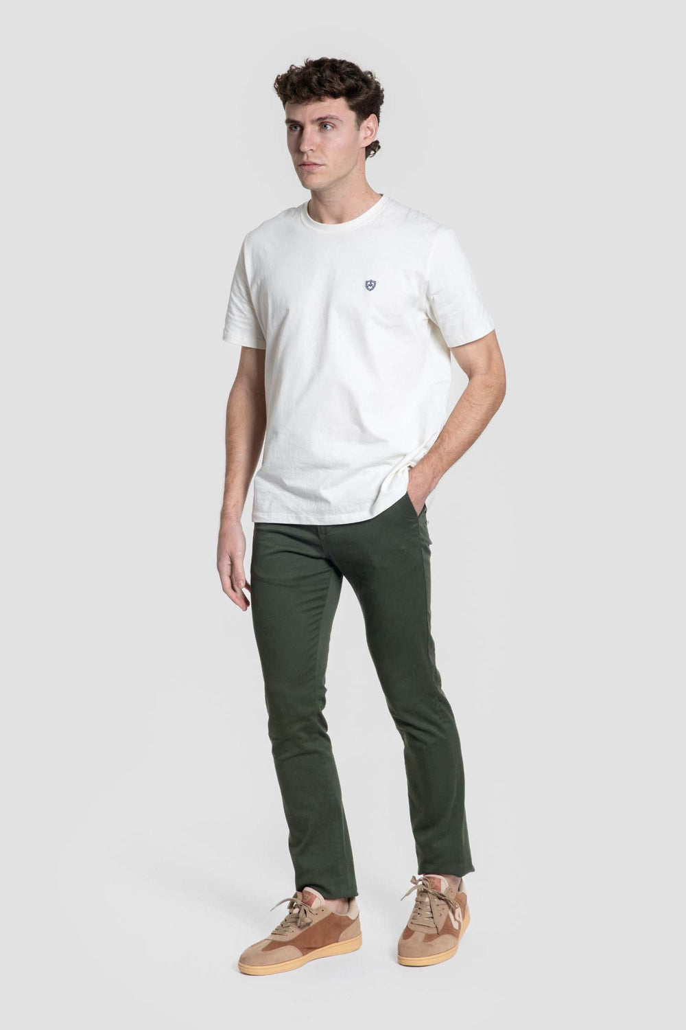 Pantalón Chino Clásico Kaki