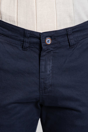 Calças chino azul-marinho para homem