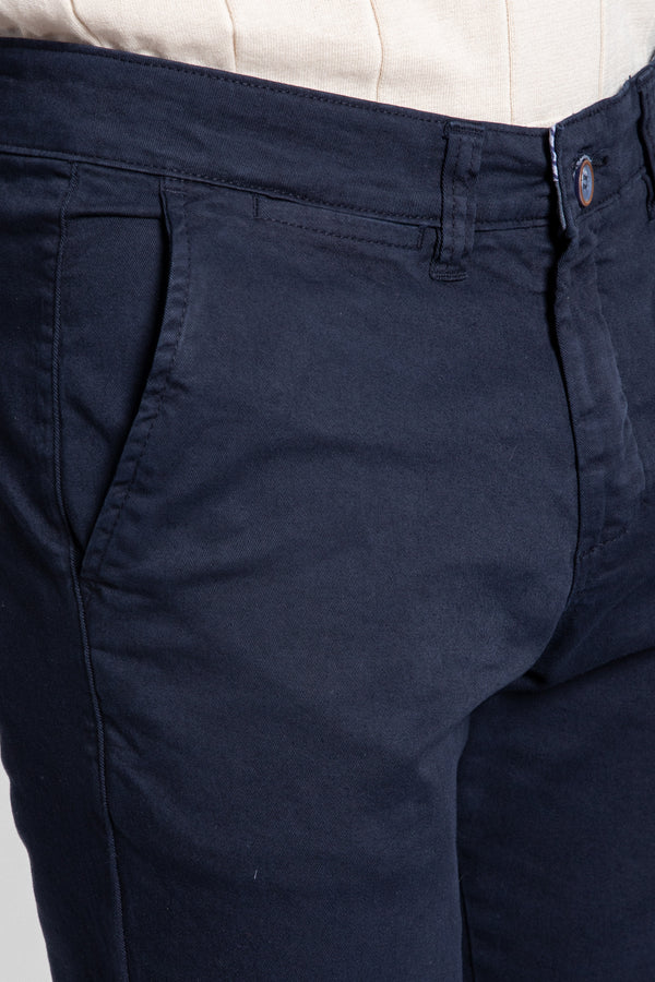 Calças chino azul-marinho para homem
