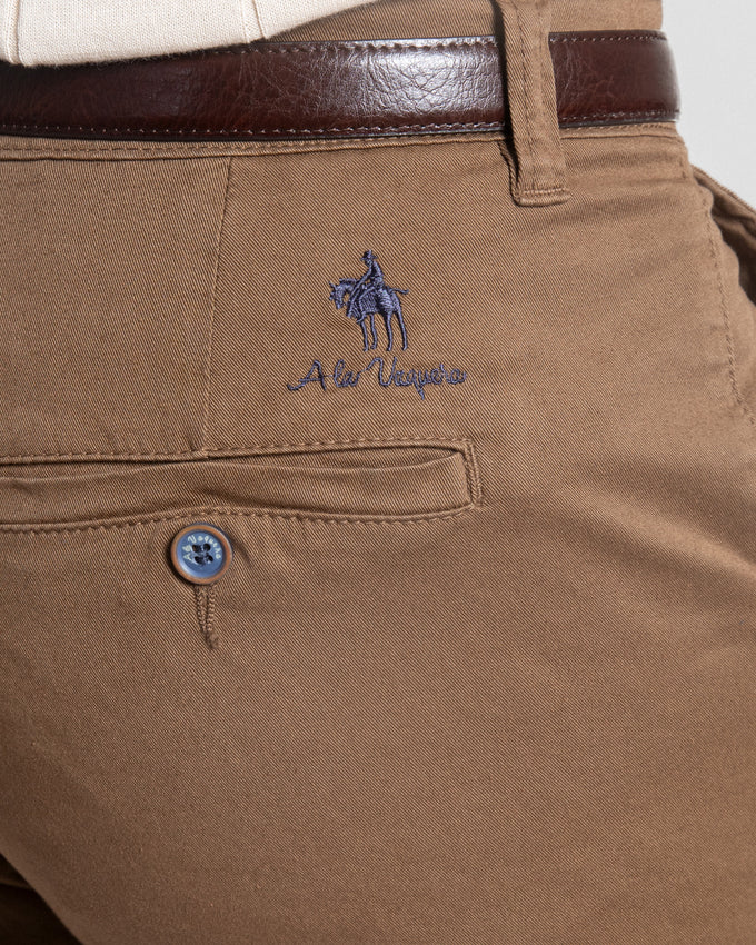 Chino Regular Tostado