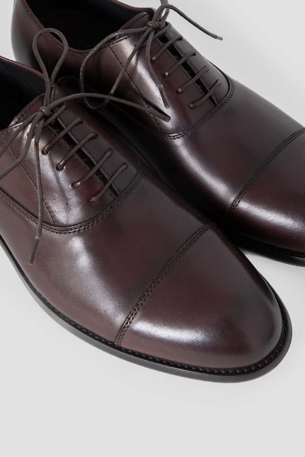 Zapato Perera burdeos