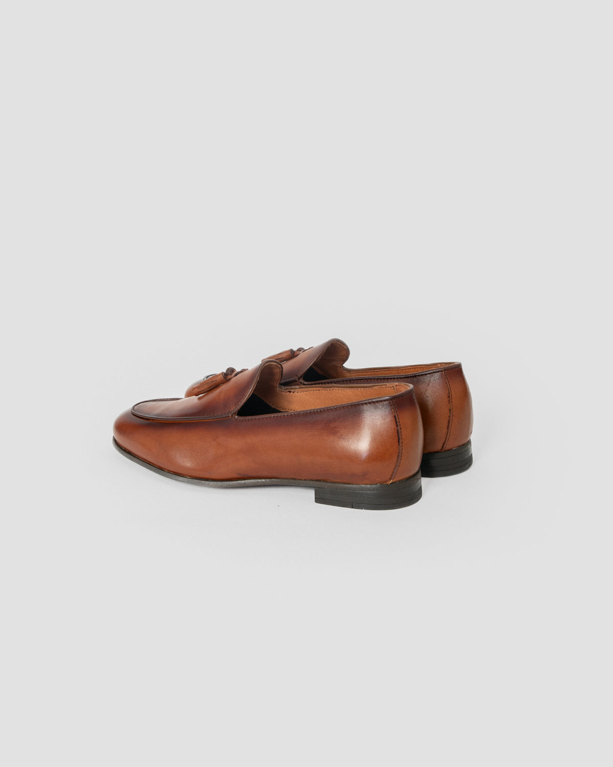 Mocasín Borlas Piel Camel