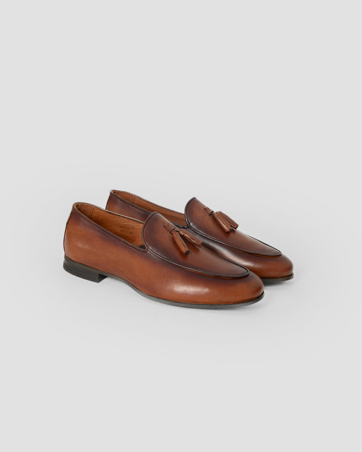 Mocasín Borlas Piel Camel