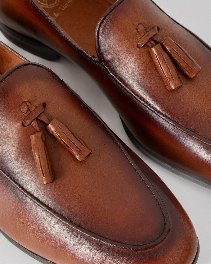 Mocasín Borlas Piel Camel