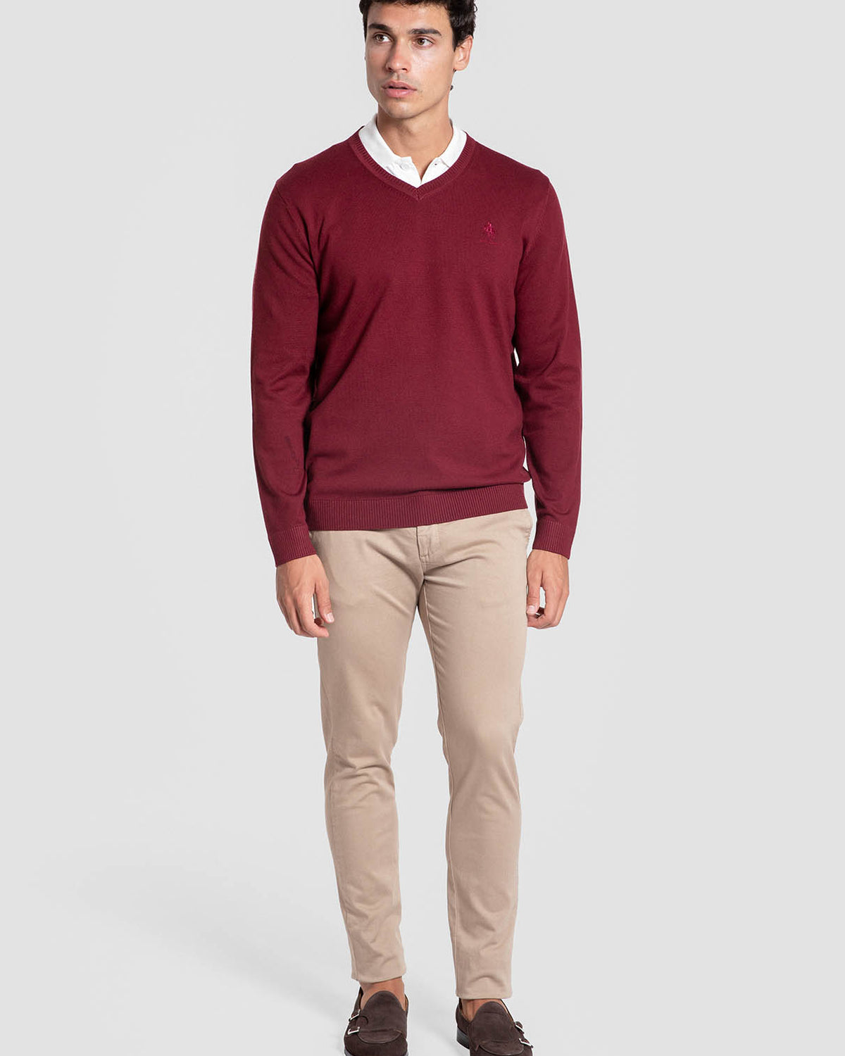 Jersey de punto cuello pico burdeos