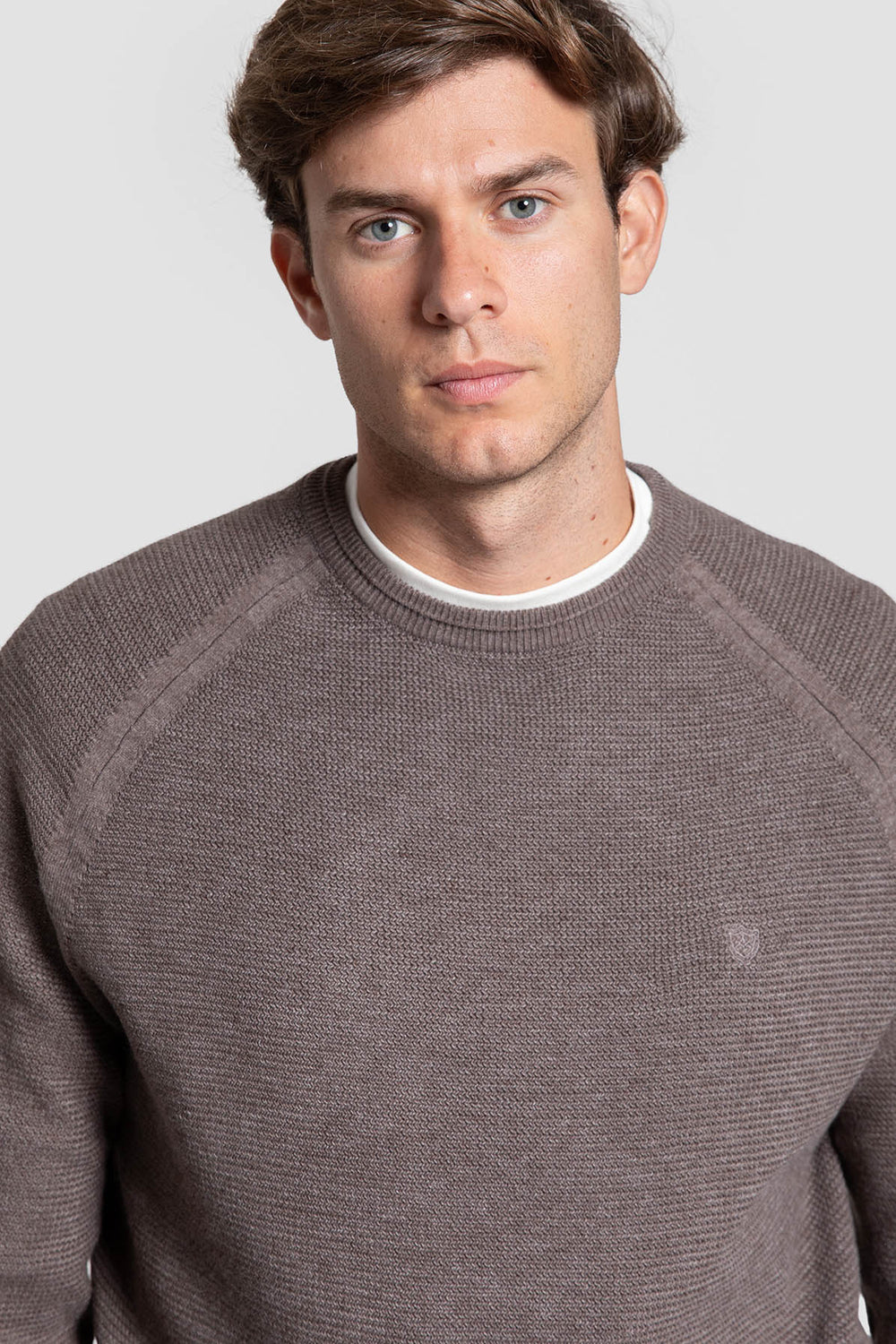 Jersey Punto Piqué Marrón Cuello Crew