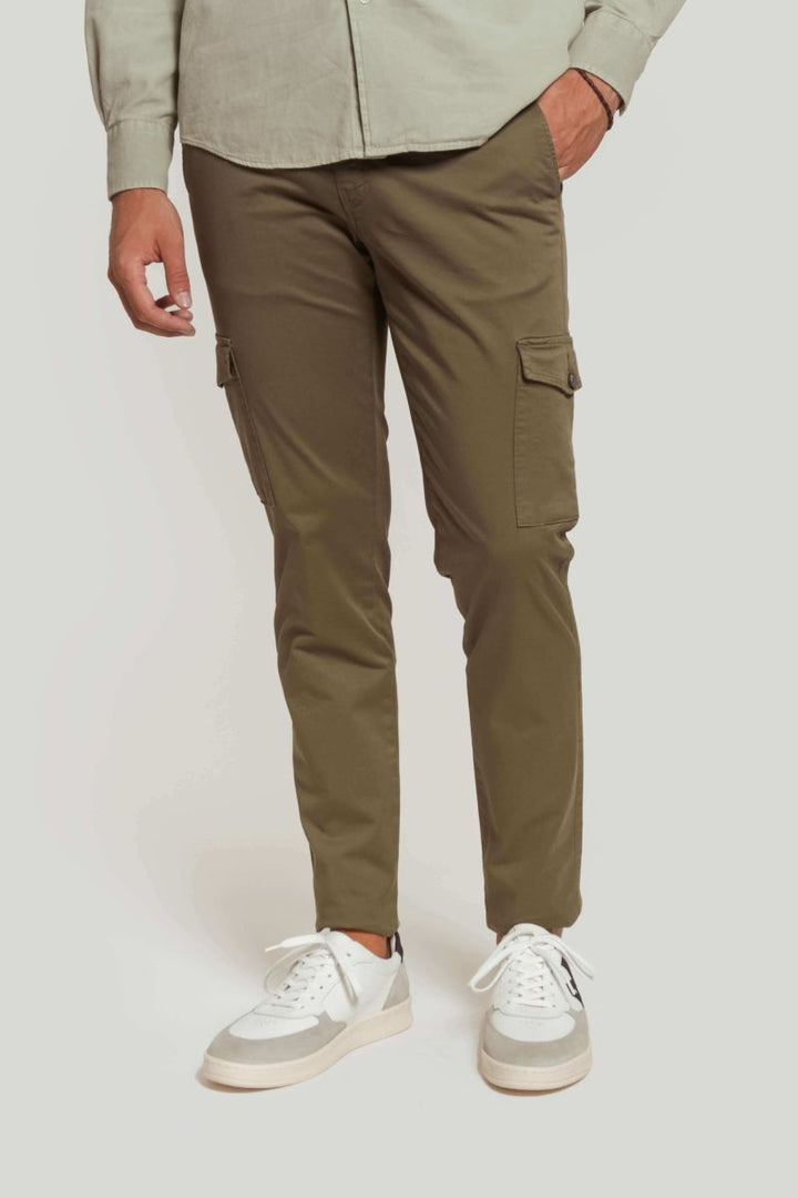 Chino Cargo Kaki