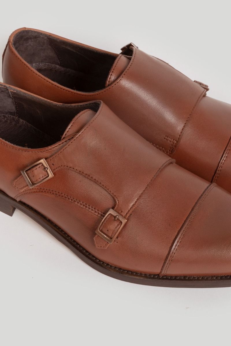 BROWN BUCKLE DRESS SHOE