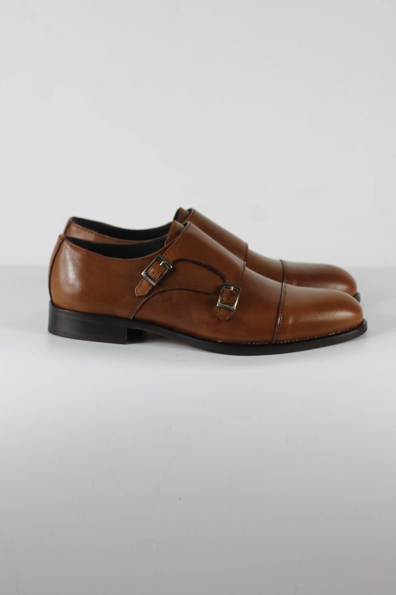 CAMEL BUCKLE DRESS SHOE