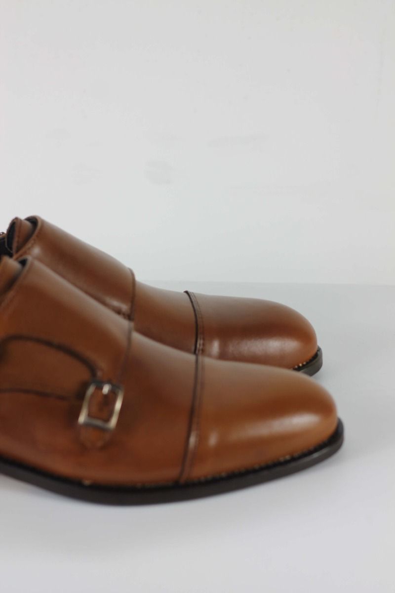 CAMEL BUCKLE DRESS SHOE