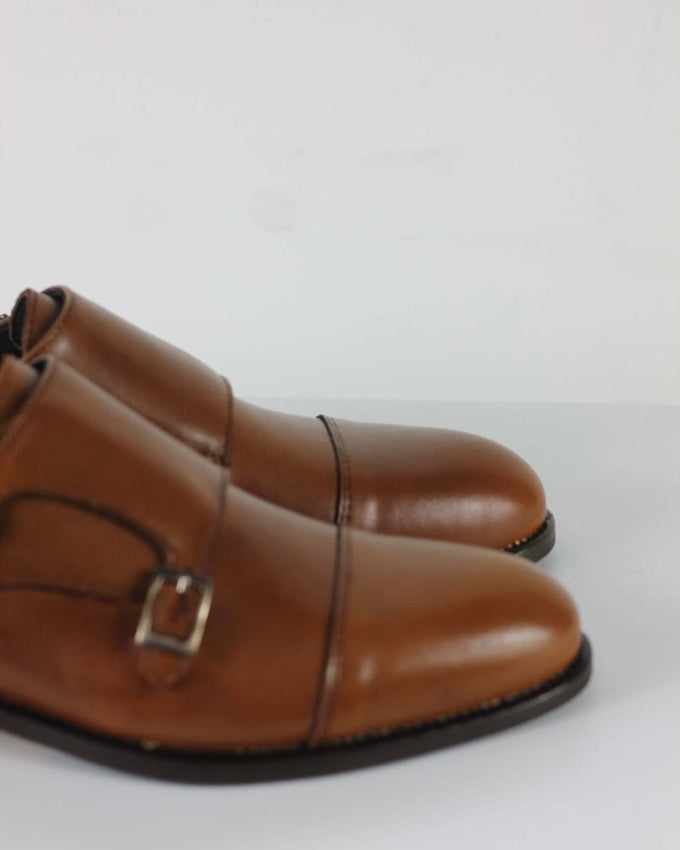 Zapato de Vestir de Hebilla Camel