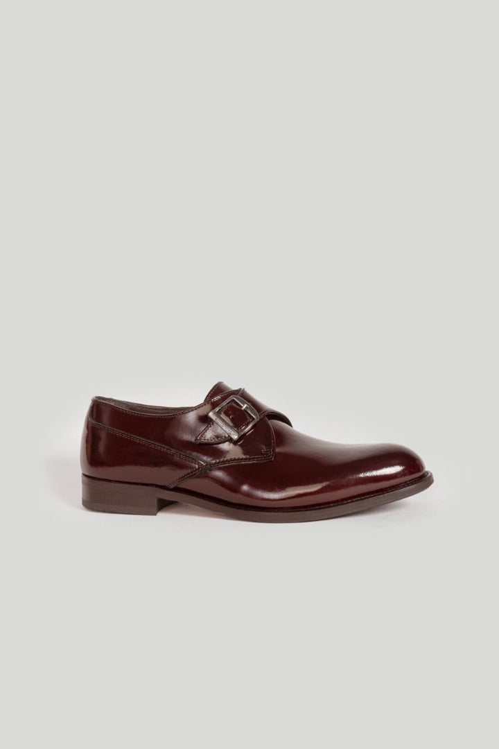 BURGUNDY BUCKLE SHOE