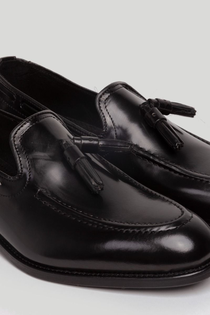Mocasín de Vestir con Borlas Negro