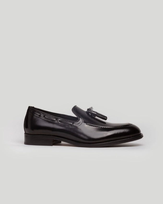 Mocasín de Vestir con Borlas Negro