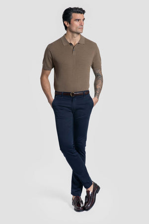 Calças chino para homem azul-marinho com carcela.