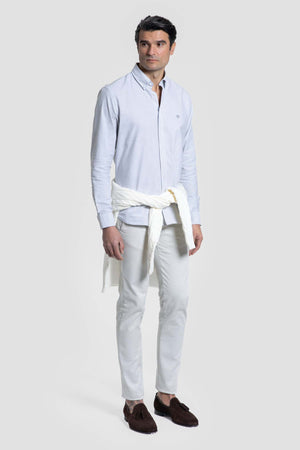 Calças chino com detalhes em tom bege