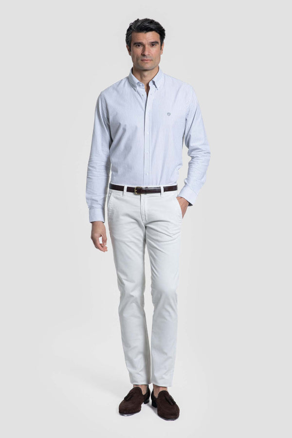 Calças chino com detalhes em tom bege