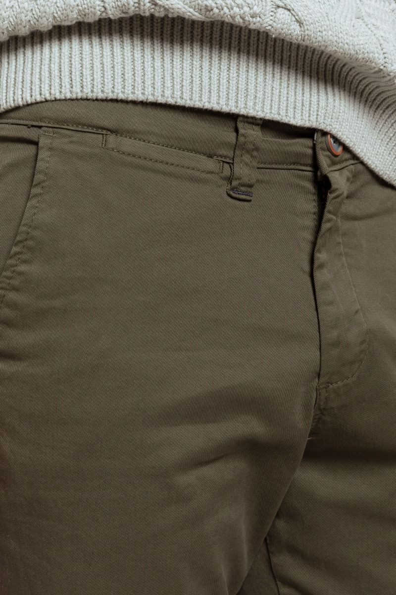 BASIC CHINO KHAKI