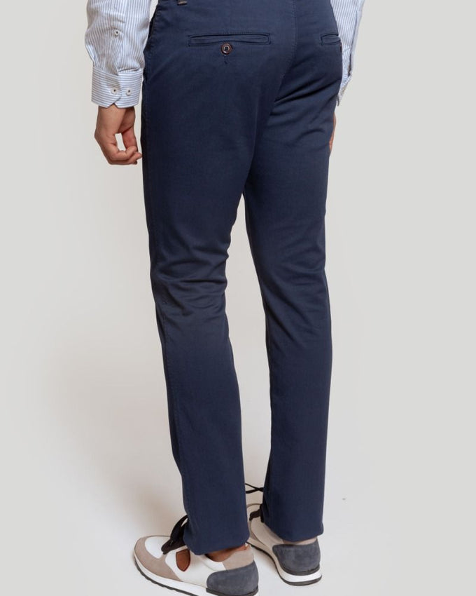 Pantalón Chino Básico Azulón Hombre