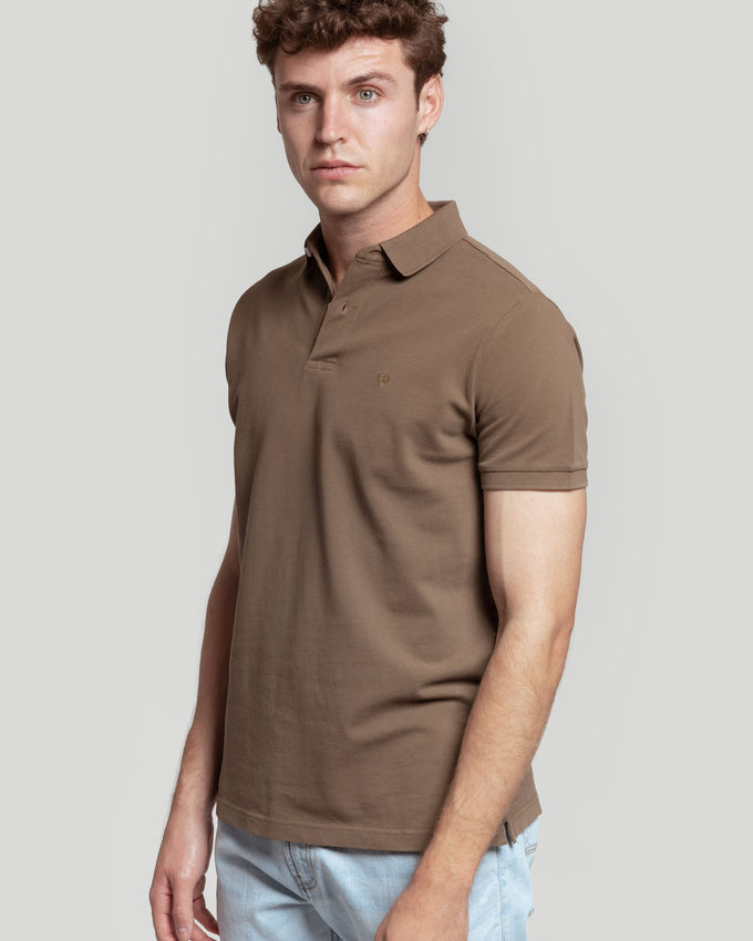 Camisa polo cáqui lavada