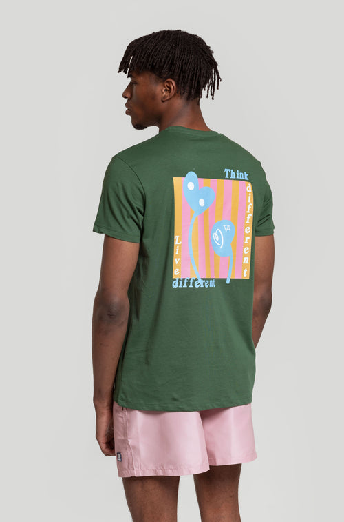 Camiseta Trink Different Botella