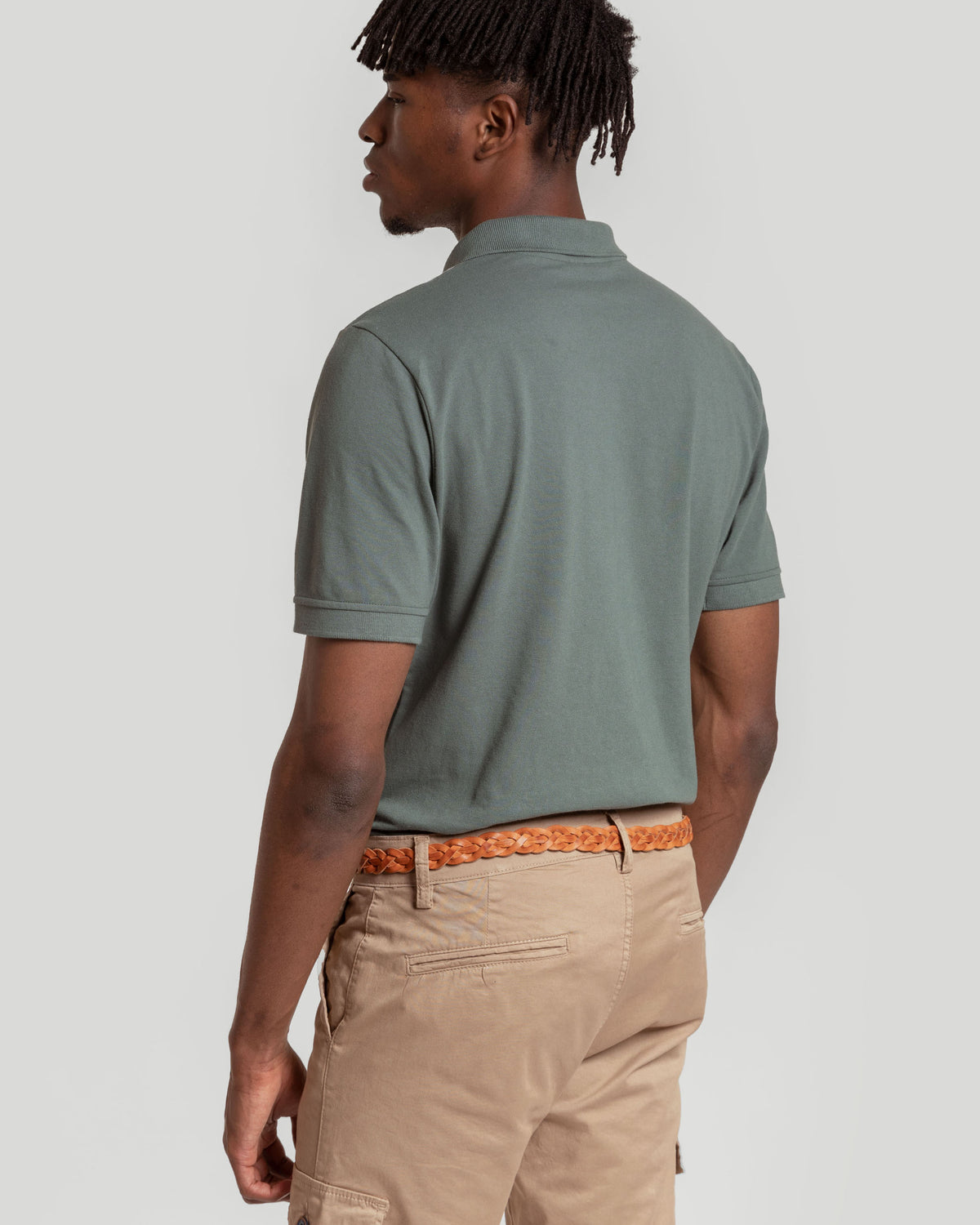 Camisa polo listrada cáqui