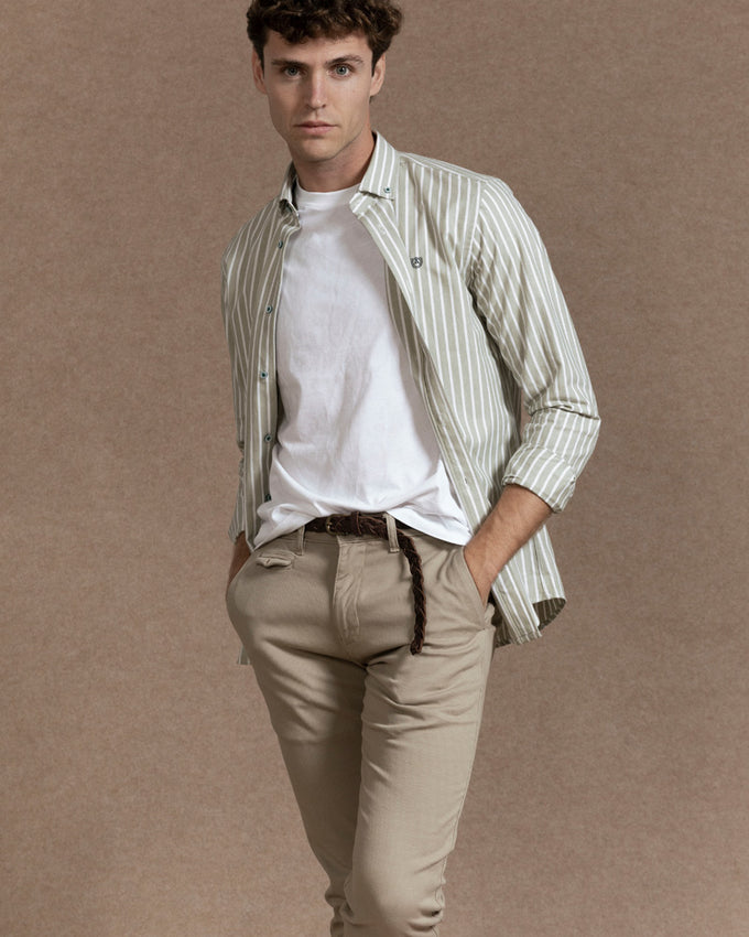 Camisa às riscas com estampa de garrafa