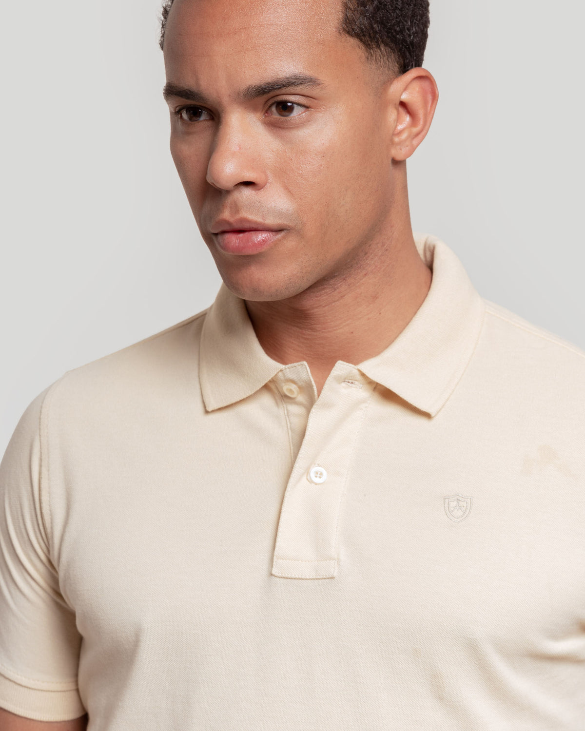 Polo Escudo Baunilha