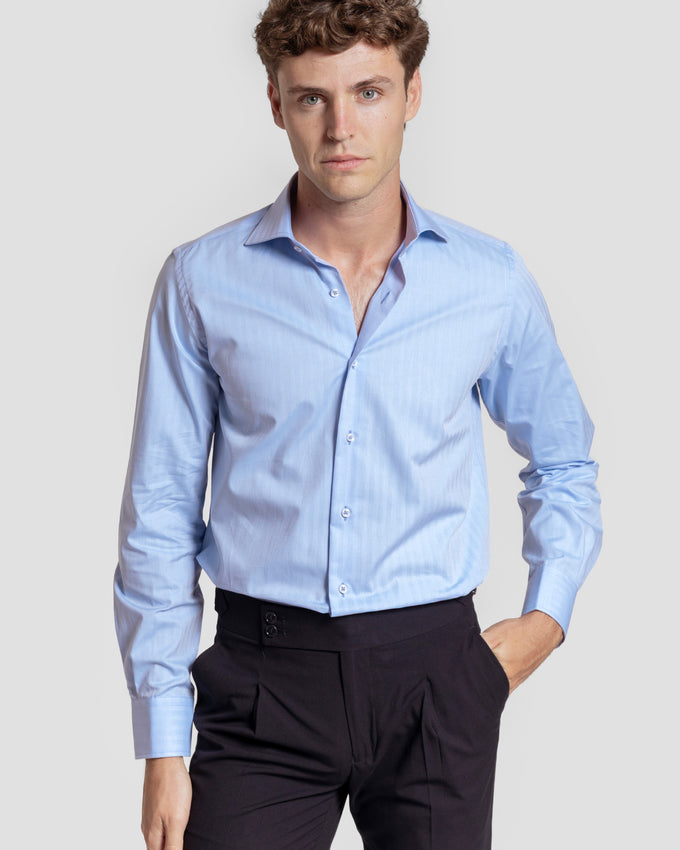 Camisa social azul-clara com estampado espinha de peixe - Footprint