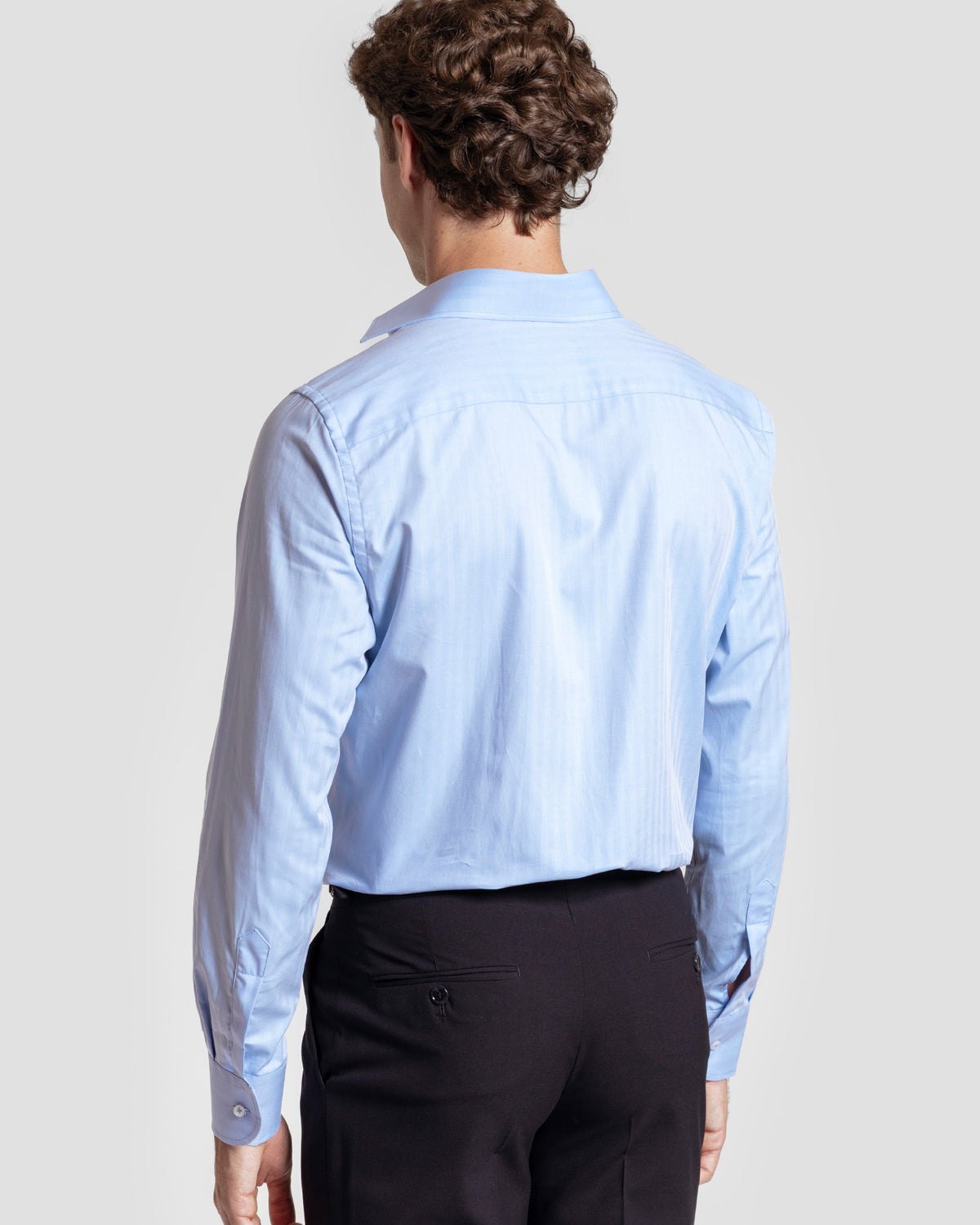 Camisa social azul-clara com estampado espinha de peixe - Footprint