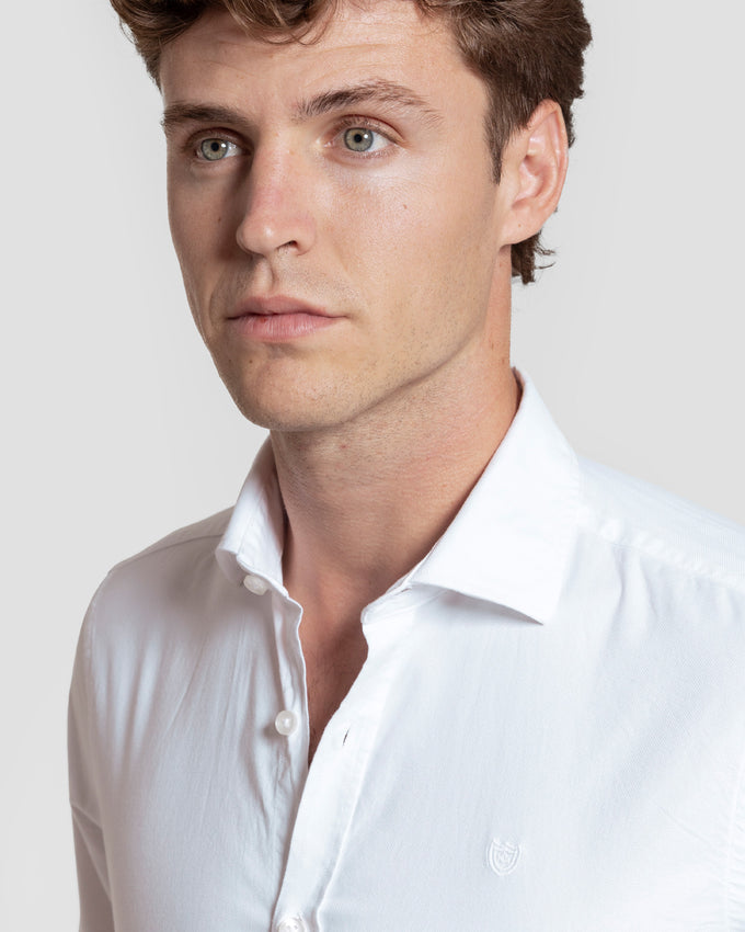 Camisa branca estruturada