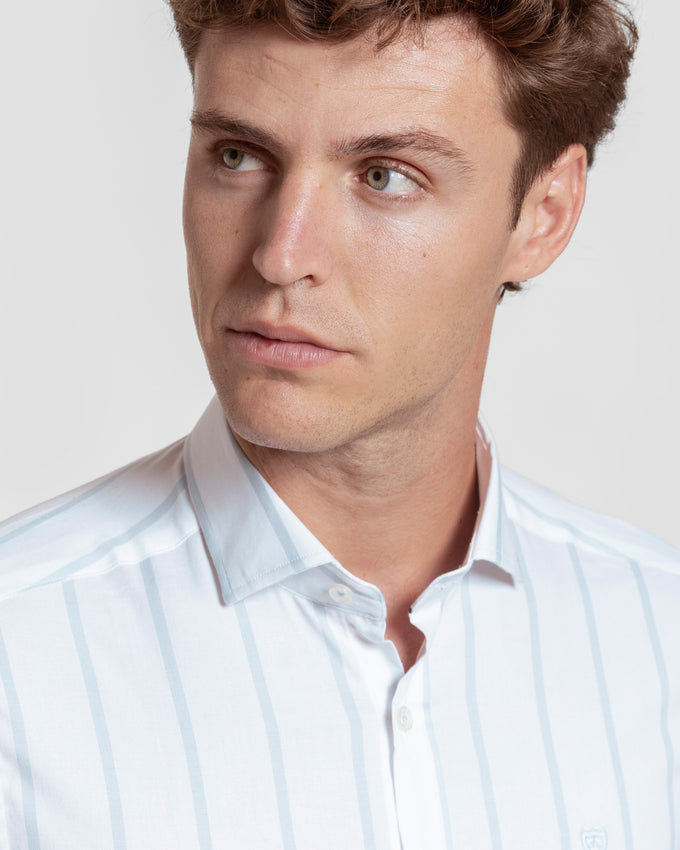 Camisa listrada branca