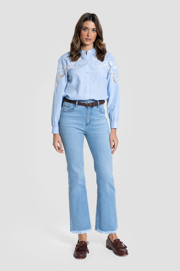 Blusa Bordado Celeste