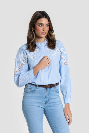 Blusa Bordado Celeste