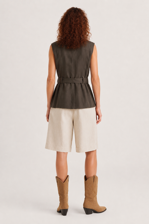 Chaleco Peplum Cinturón Kaki