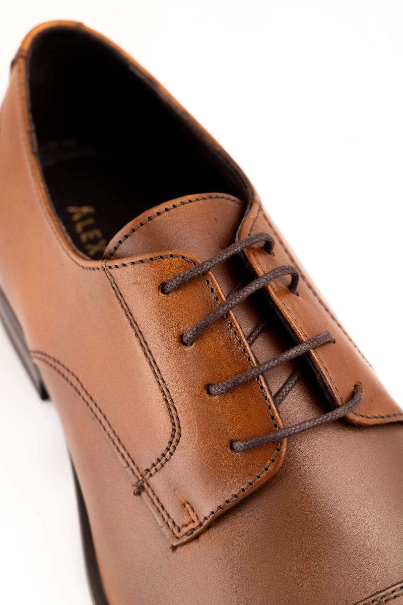 BROWN LACE-UP DRESS SHOE